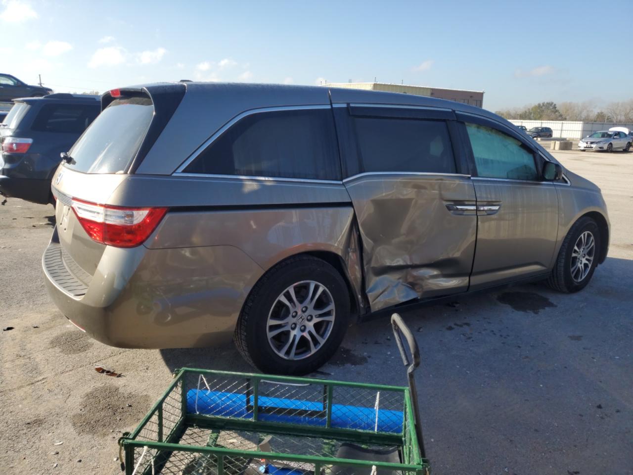 2011 Honda Odyssey - Image 3