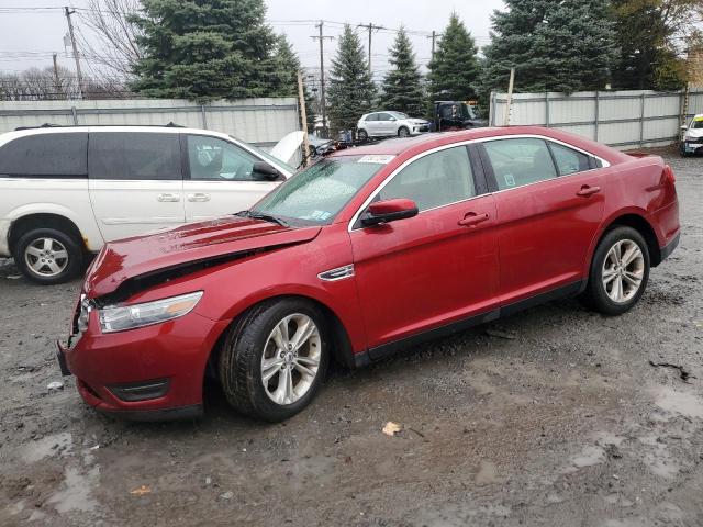  FORD TAURUS 2014 Красный