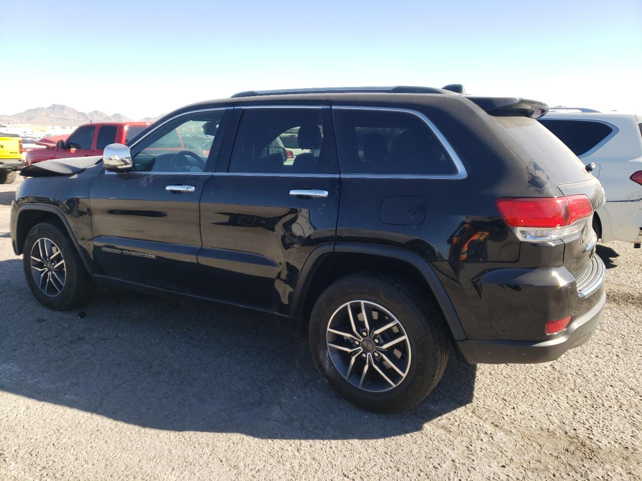 2019 Jeep Grand Cherokee - Image 2
