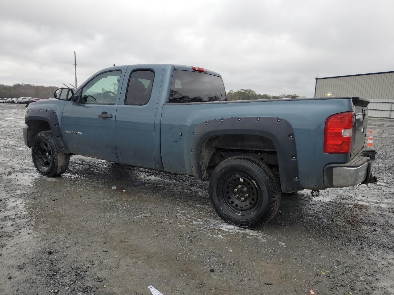 2010 Chevrolet Silverado - Image 2