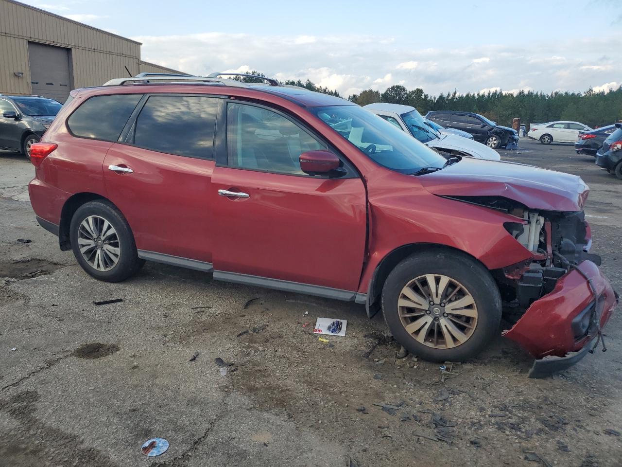 VIN 5N1DR2MM6HC650831 2017 NISSAN PATHFINDER no.4