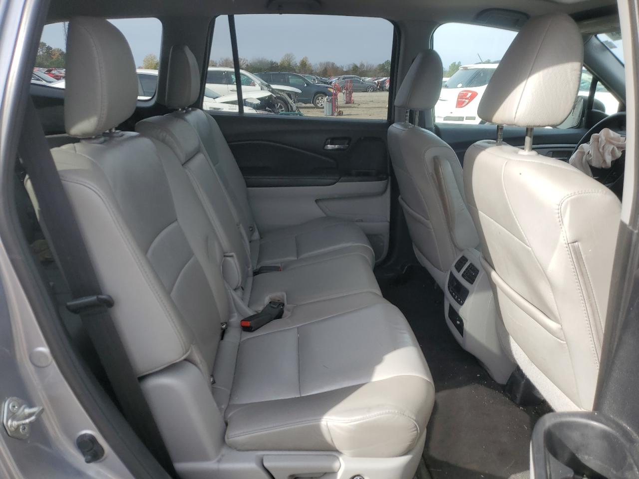 2017 Honda Pilot - Image 11