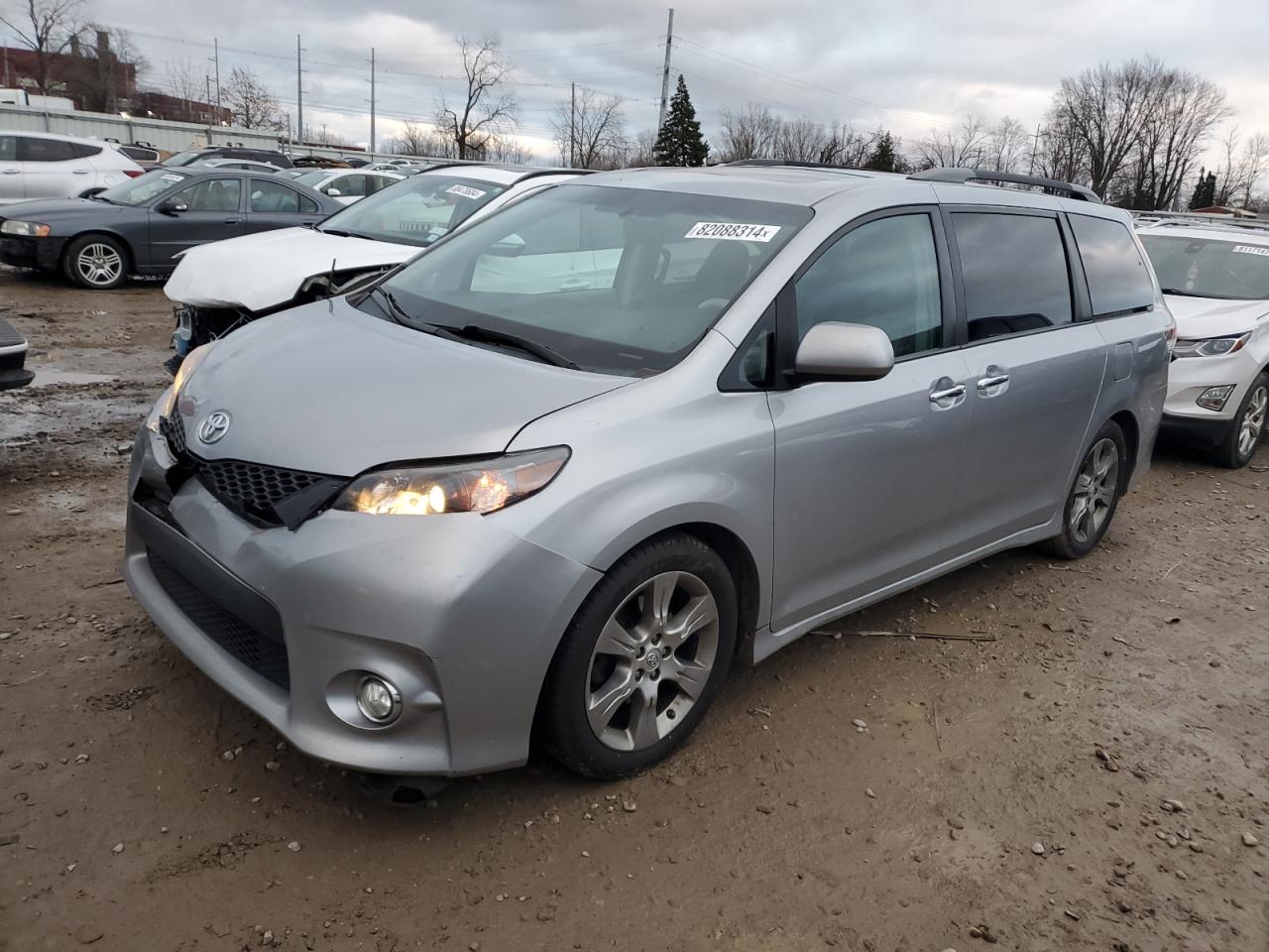 2013 TOYOTA SIENNA