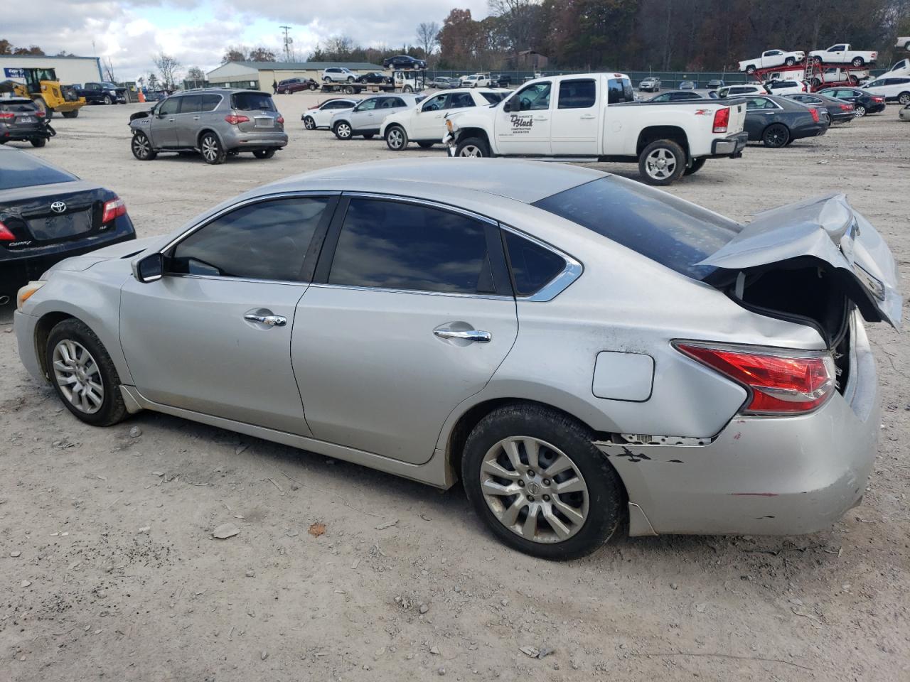 2015 Nissan Altima - Image 2