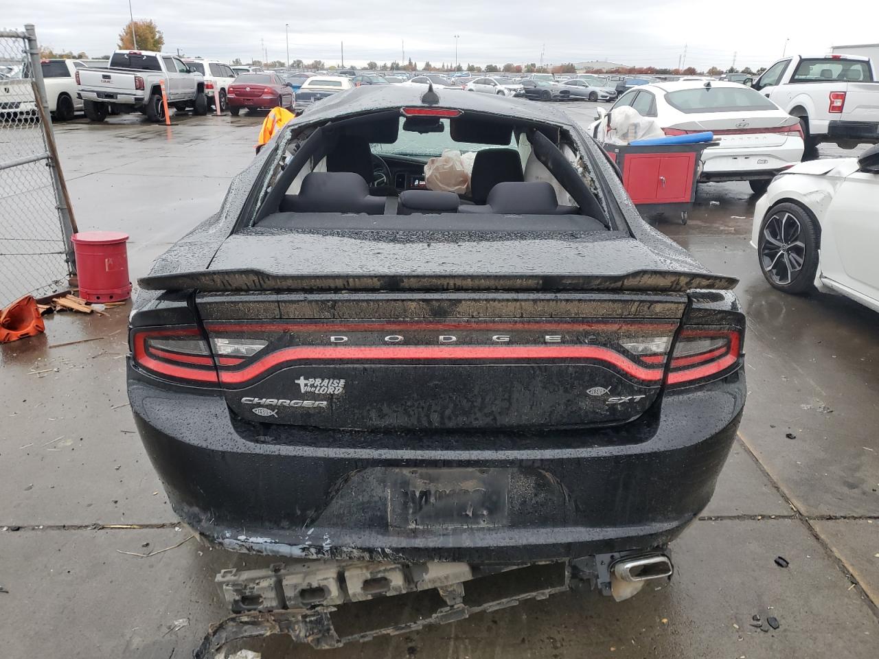 2017 Dodge Charger - Image 6