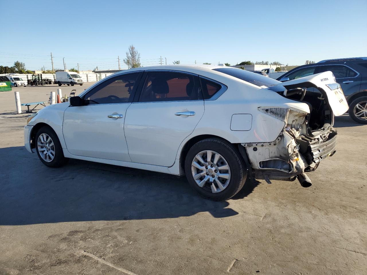 2015 Nissan Altima - Image 2