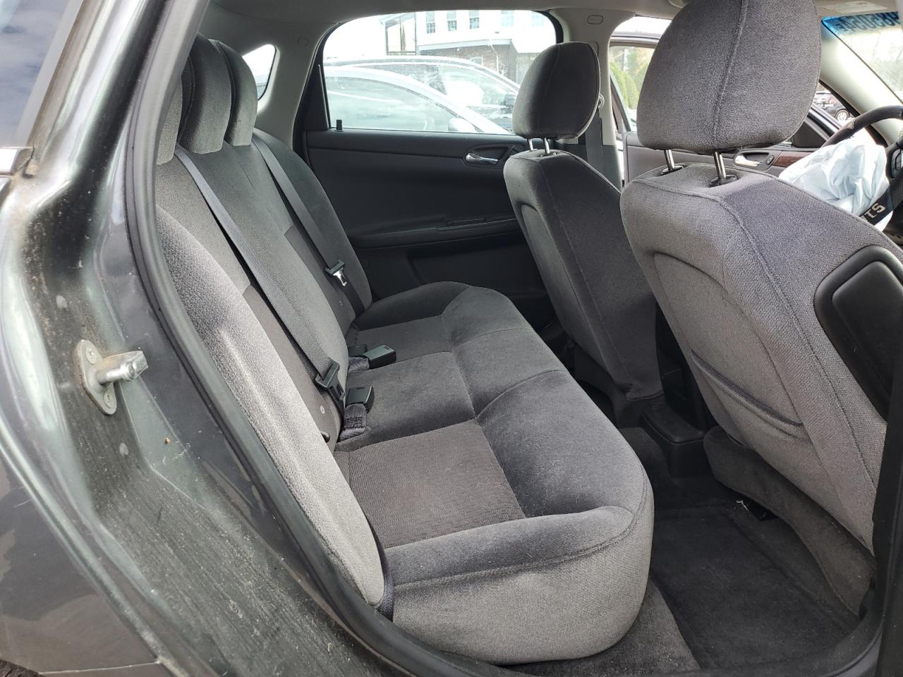 2011 Chevrolet Impala - Image 10