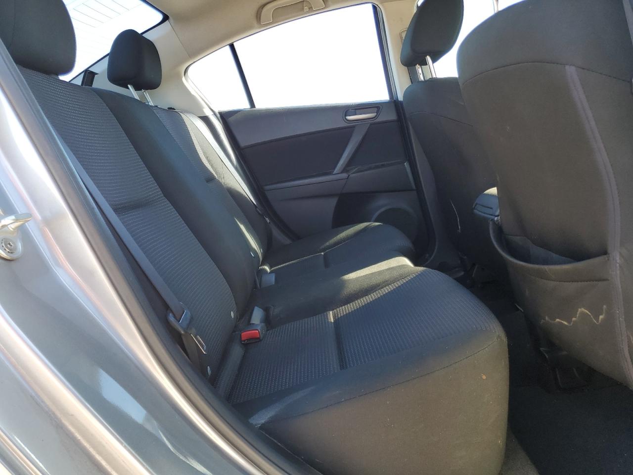 2012 Mazda 3 - Image 10
