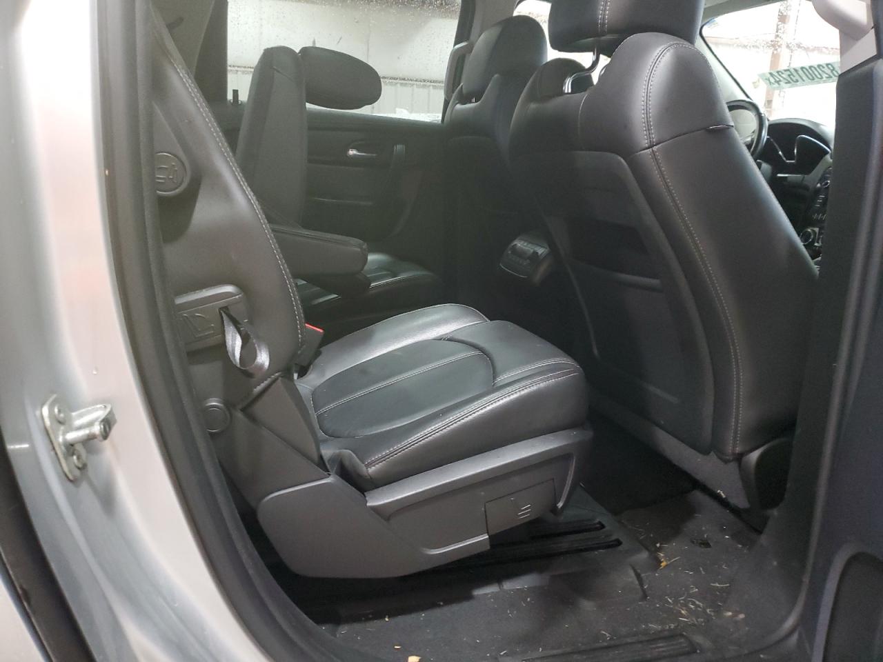 2017 Chevrolet Traverse - Image 11