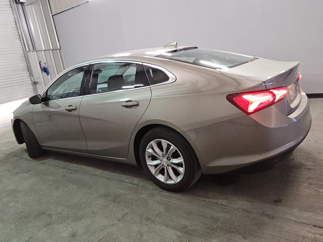 2022 Chevrolet Malibu - Image 2