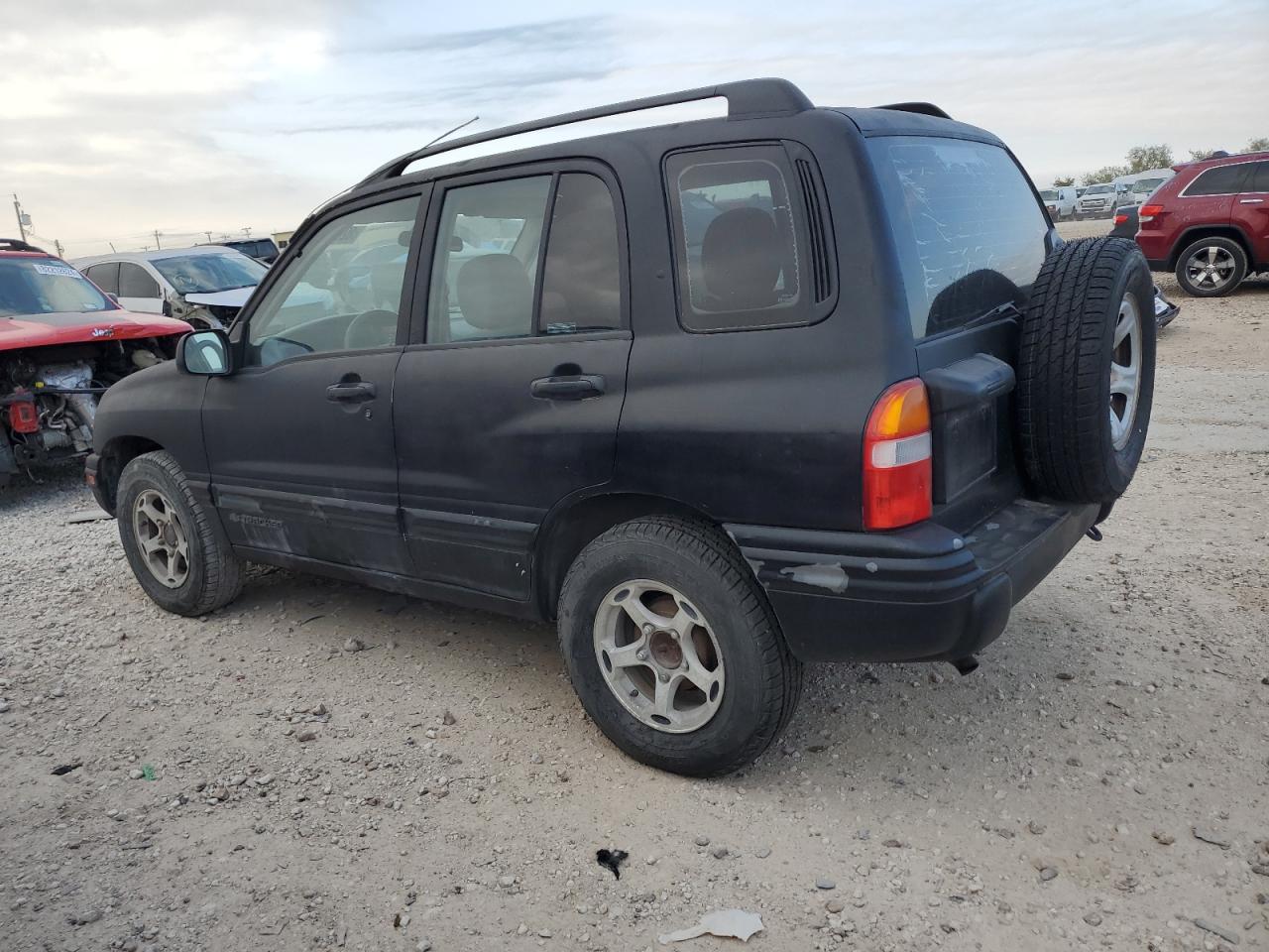 2000 Chevrolet Tracker - Image 2
