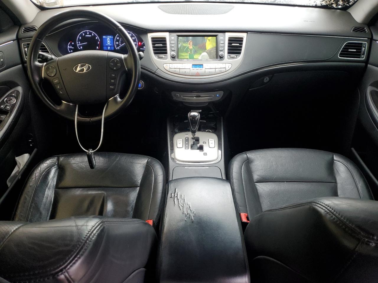 2013 Hyundai Genesis - Image 8
