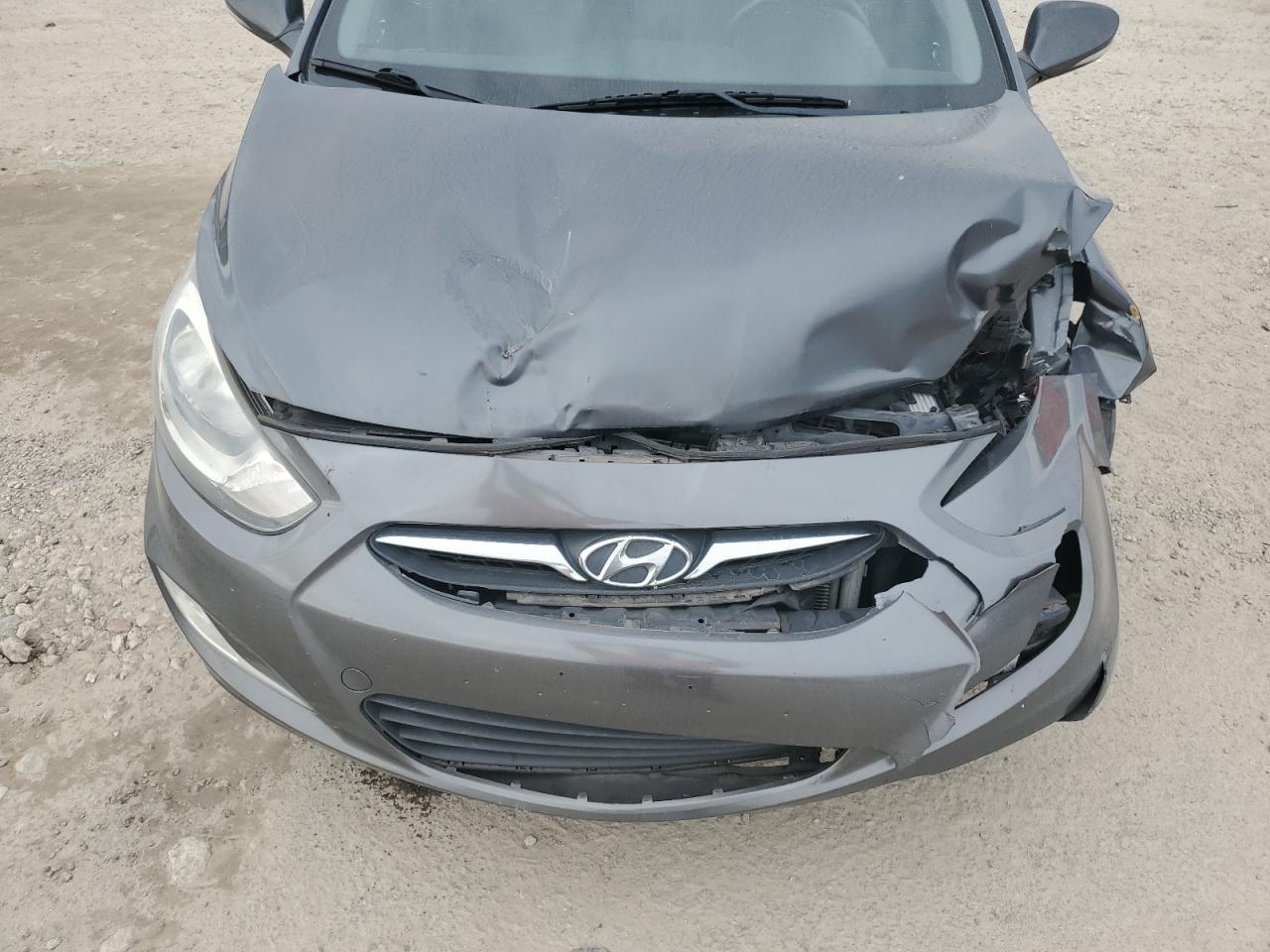 2013 Hyundai Accent - Image 13