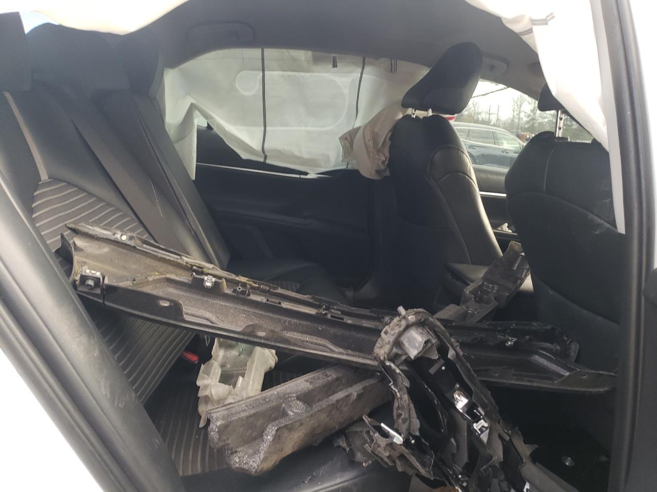 2018 Toyota Camry - Image 10
