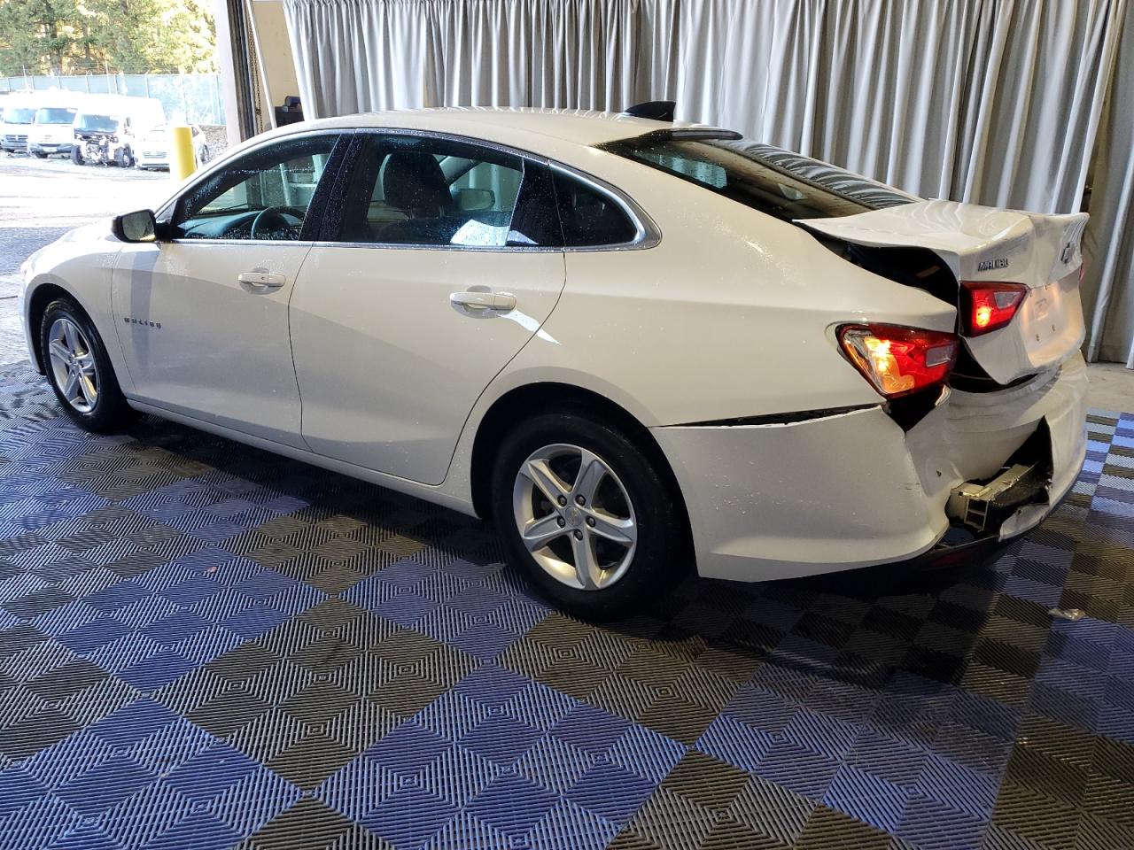 2022 Chevrolet Malibu - Image 2