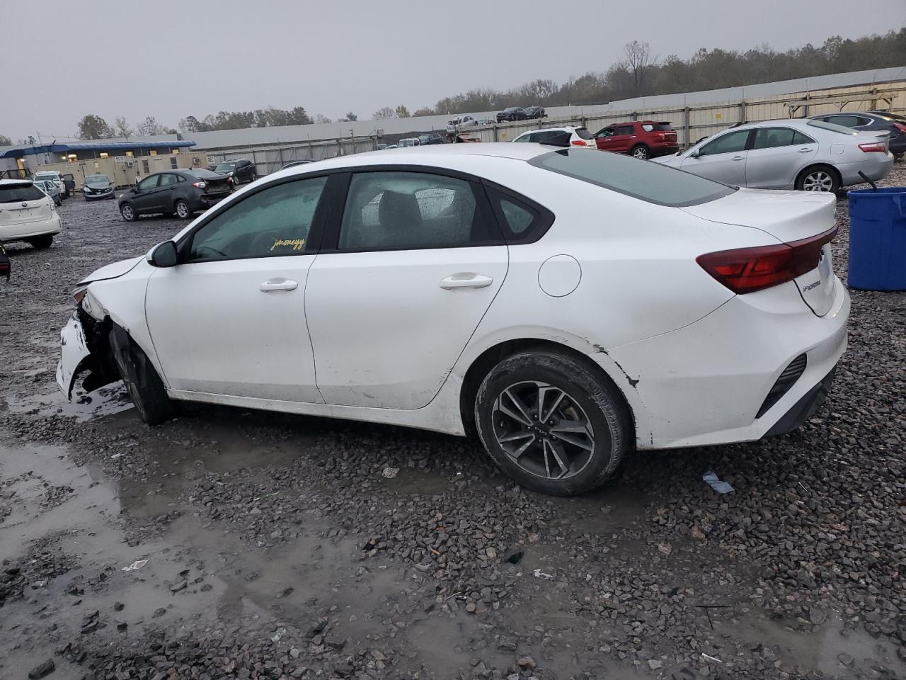 2023 Kia Forte - Image 2