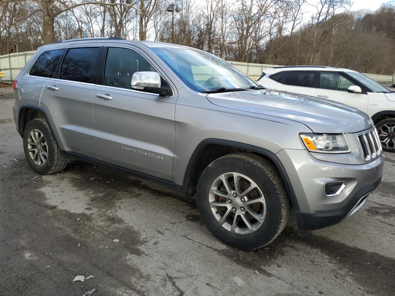 2015 Jeep Grand Cherokee - Image 4