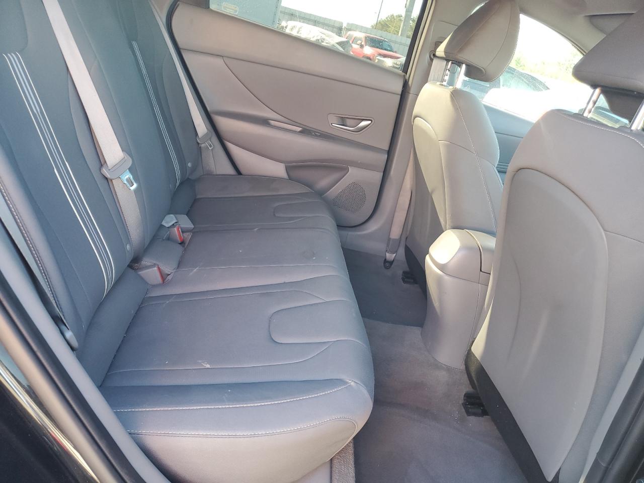 2023 Hyundai Elantra - Image 10