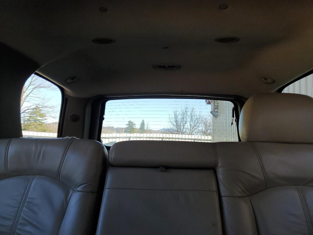 2002 Chevrolet Tahoe - Image 10