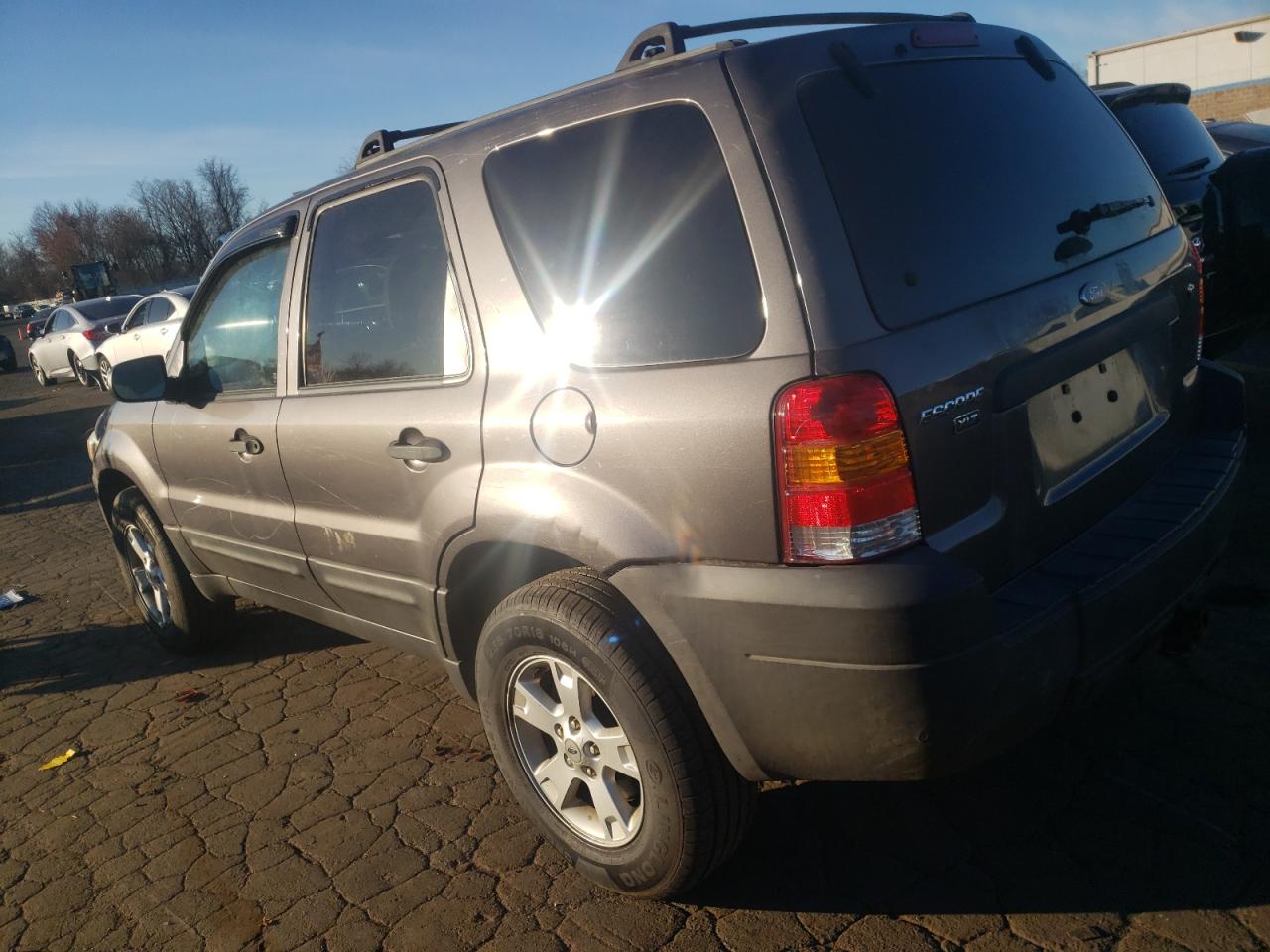 2006 Ford Escape - Image 2