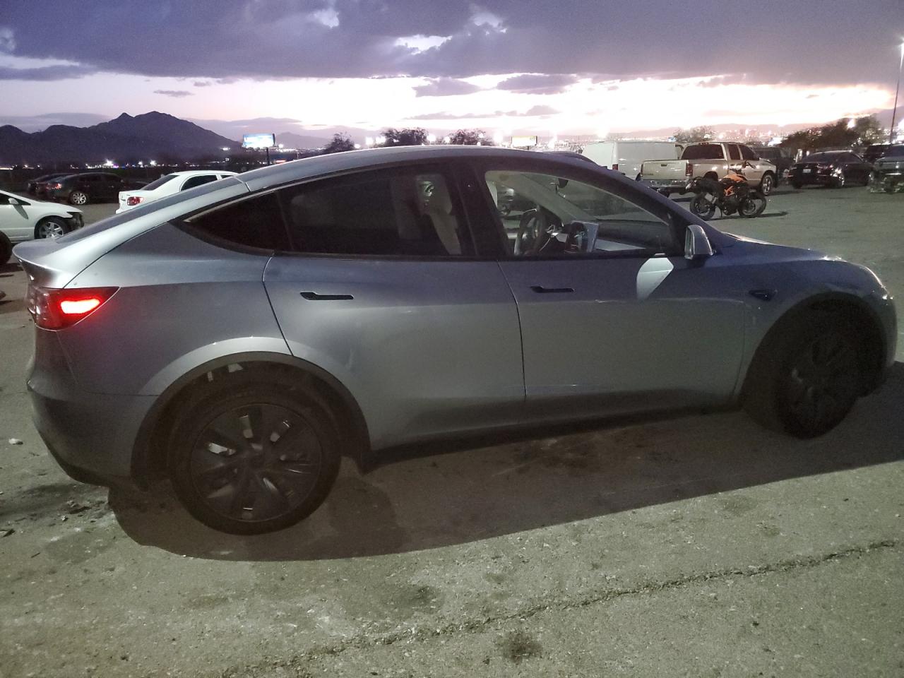 VIN 7SAYGAEE9RF168505 2024 TESLA MODEL Y no.3