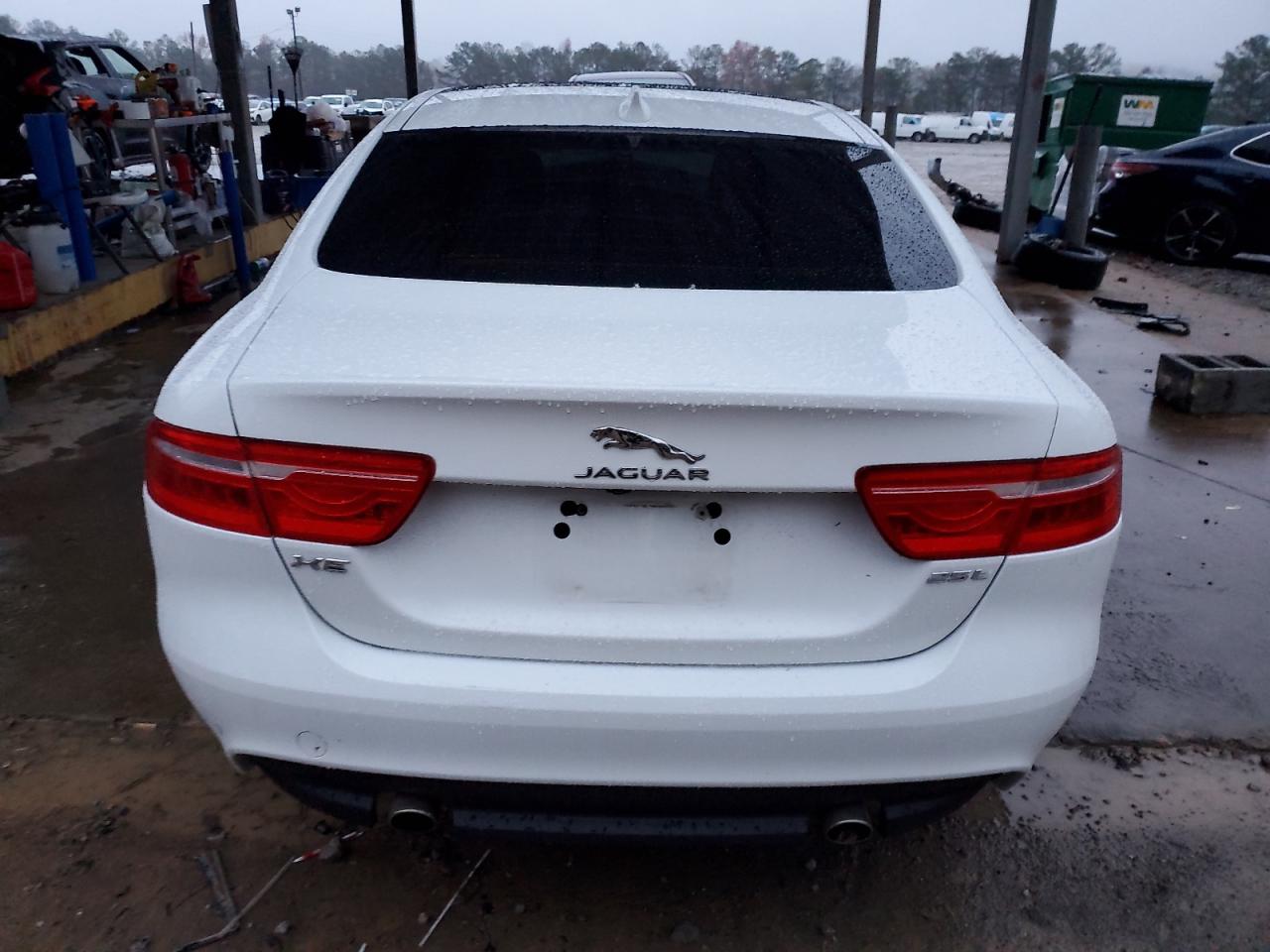 2019 Jaguar XE - Image 6