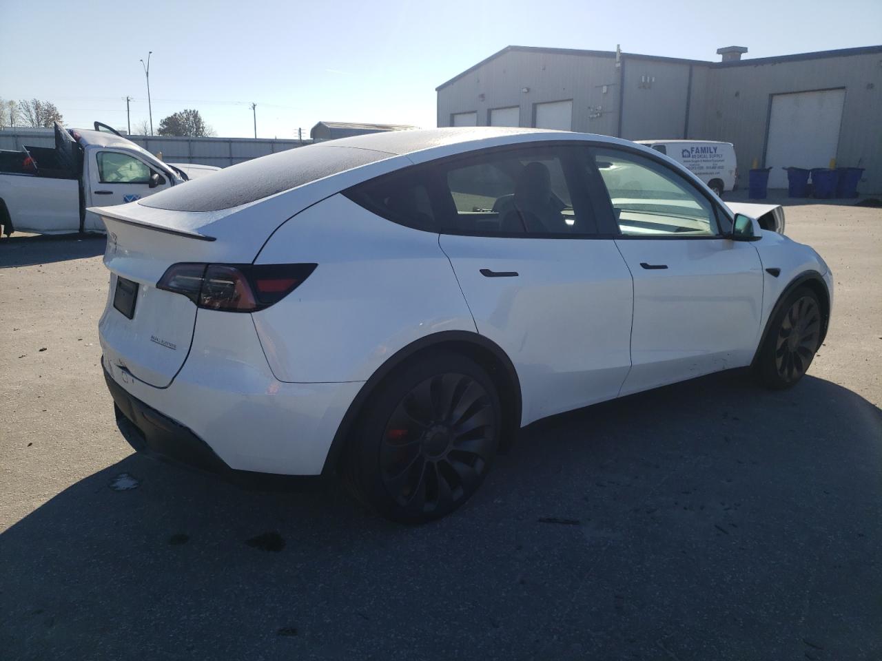 VIN 7SAYGDEF8RA286391 2024 TESLA MODEL Y no.3