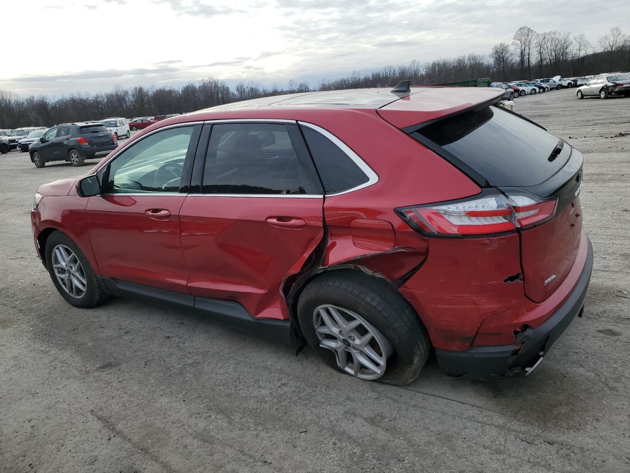 2022 Ford Edge - Image 2