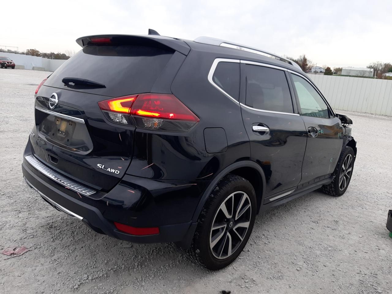 2018 Nissan Rogue - Image 3