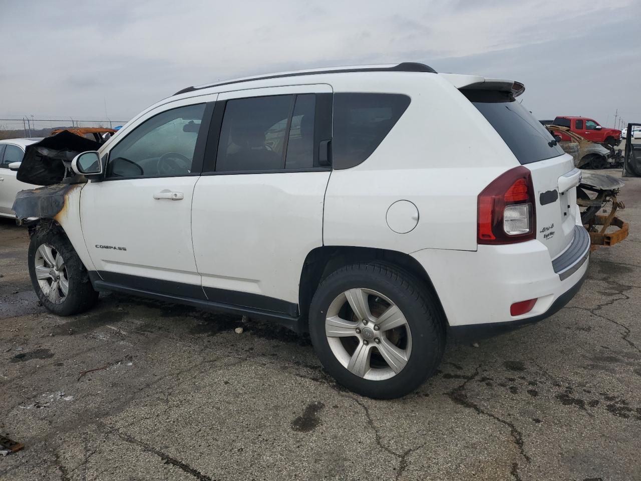 VIN 1C4NJDEB5FD292301 2015 JEEP COMPASS no.2