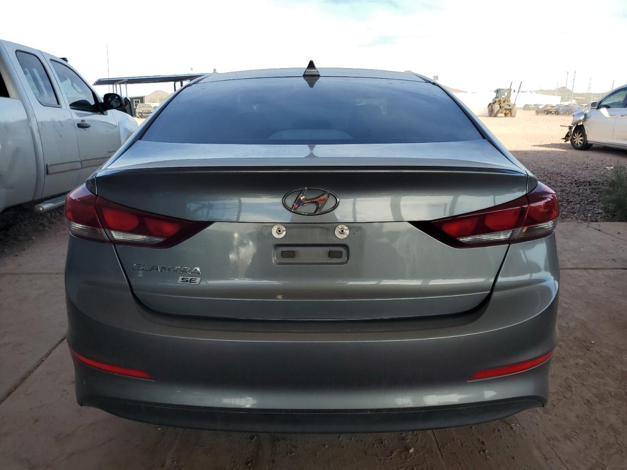 2017 Hyundai Elantra - Image 6