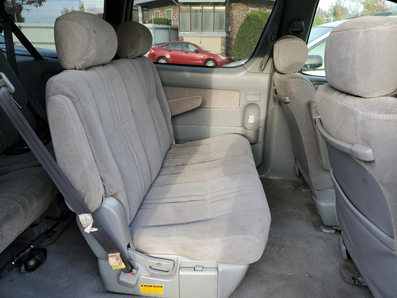 2002 Toyota Sienna - Image 11