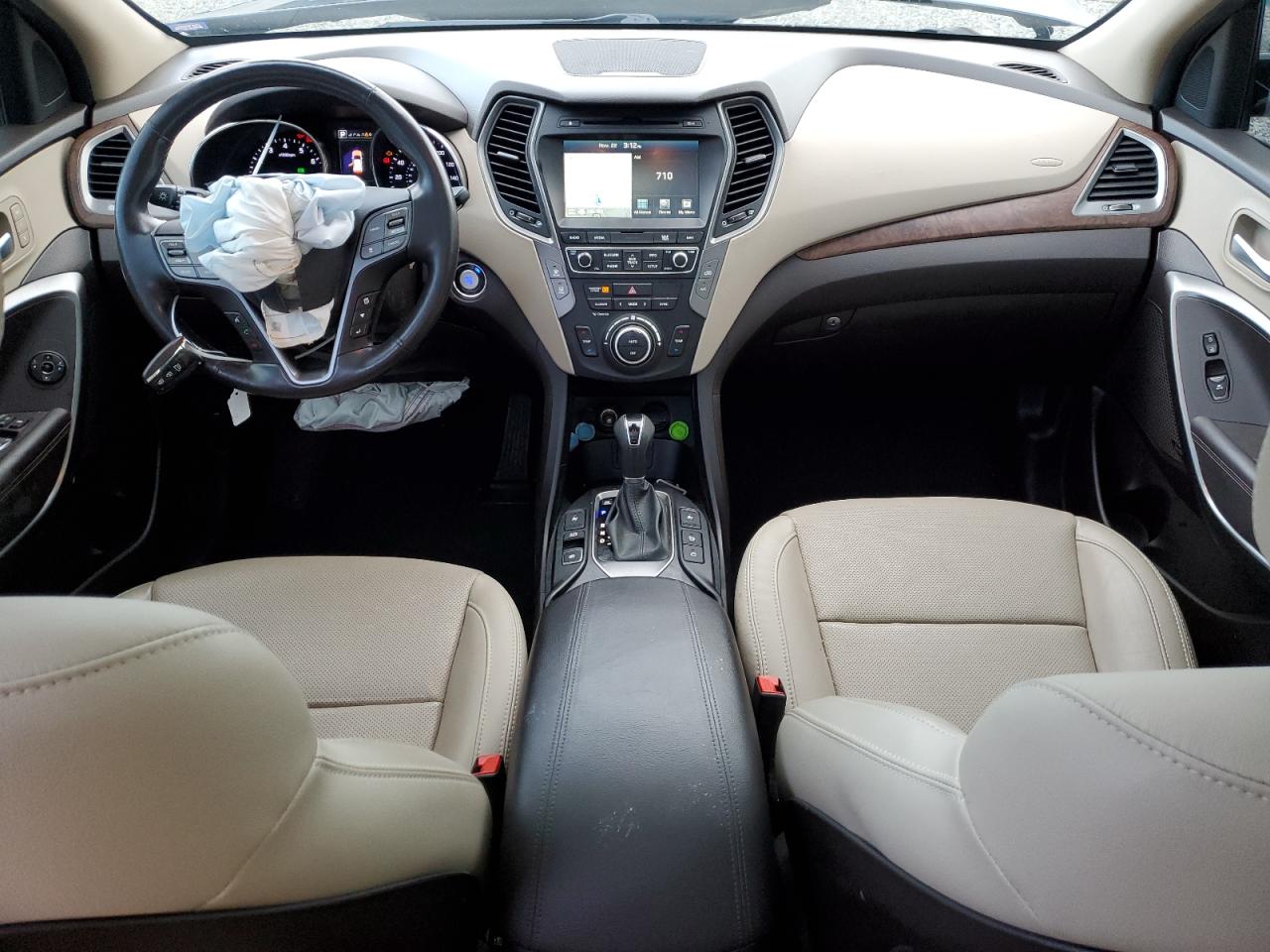 2018 Hyundai Santa Fe - Image 8