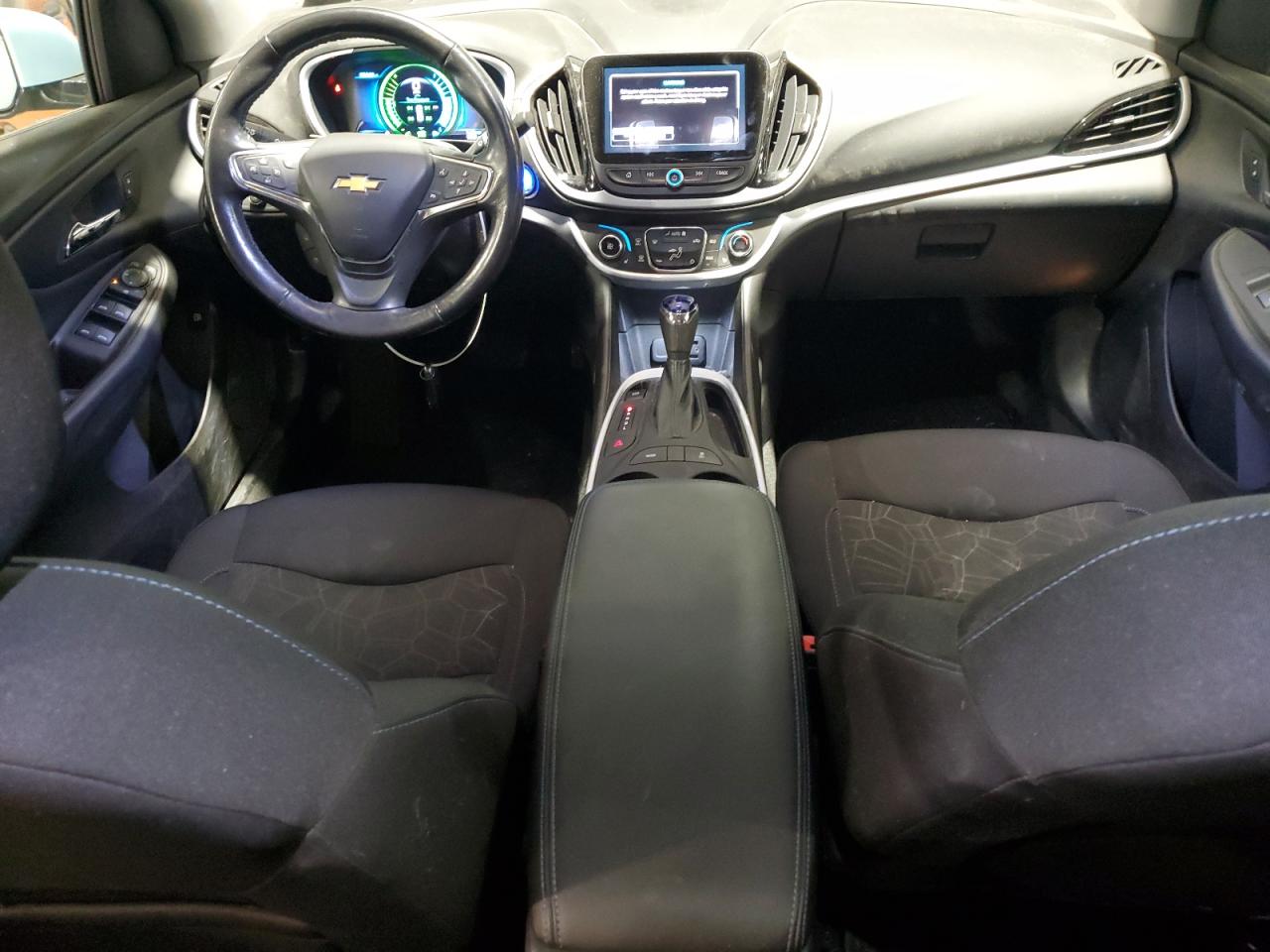 2018 Chevrolet Volt - Image 8