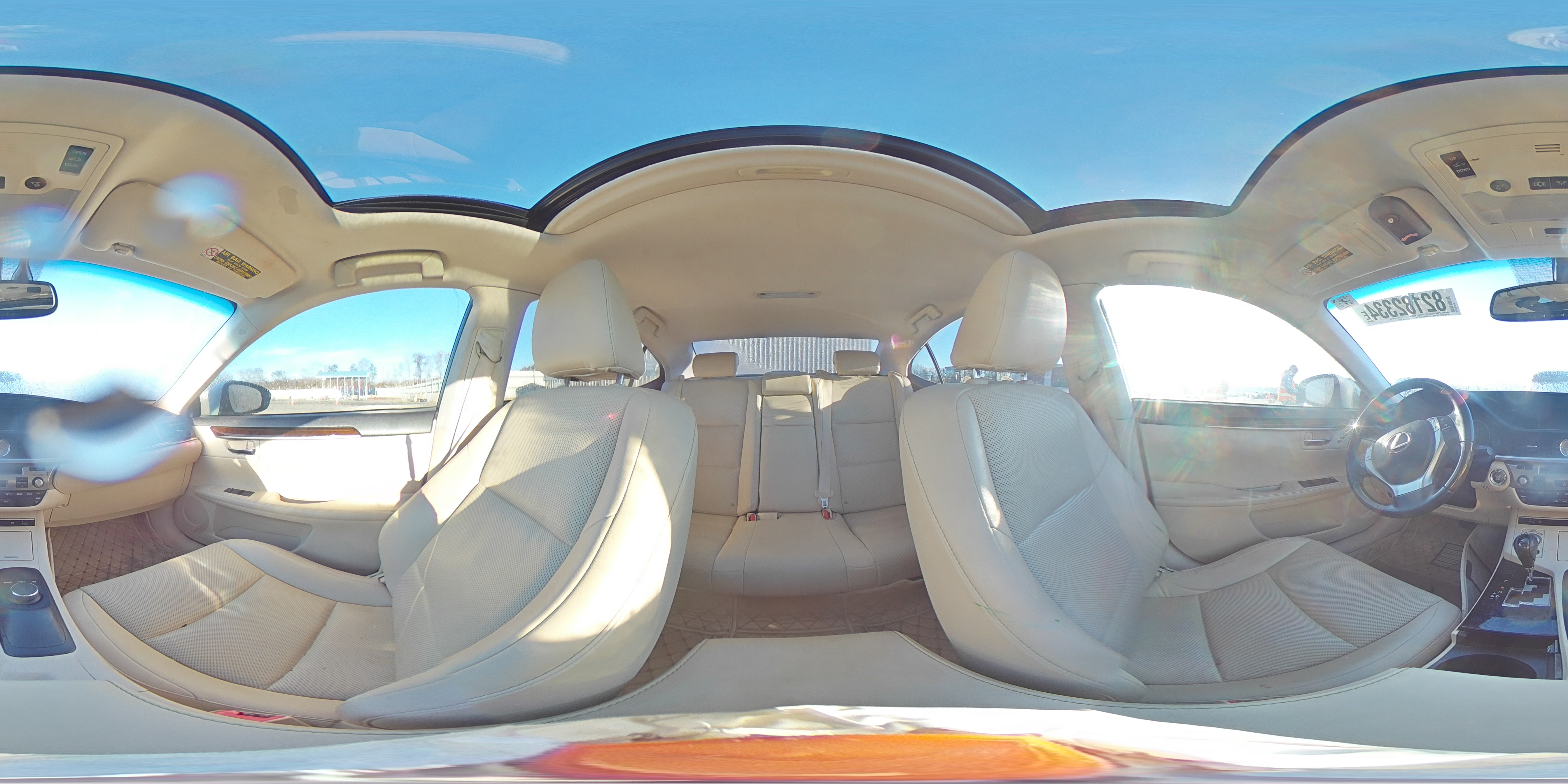 2014 Lexus ES - Image 12