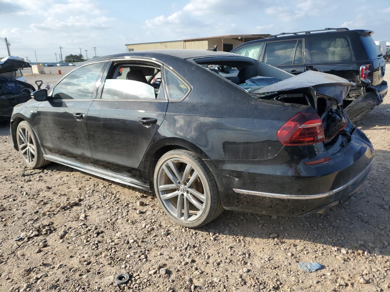 2018 Volkswagen Passat - Image 2