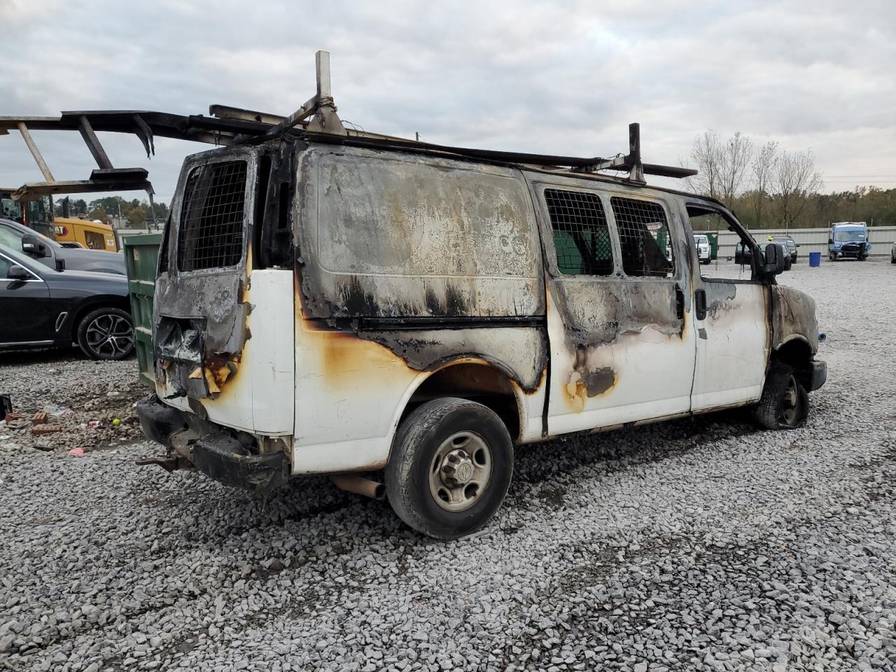 2010 Chevrolet Express - Image 3