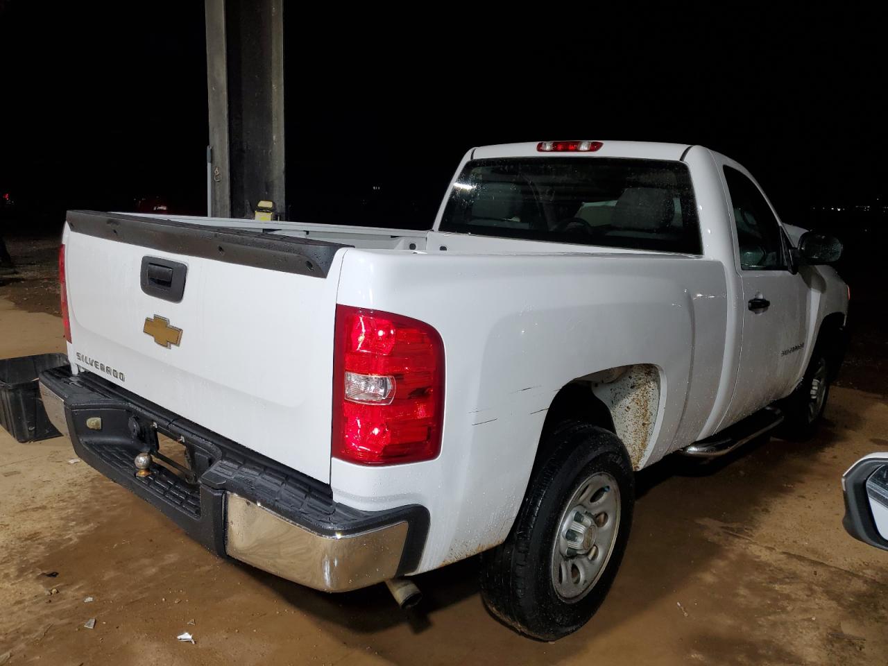 2007 Chevrolet Silverado - Image 3