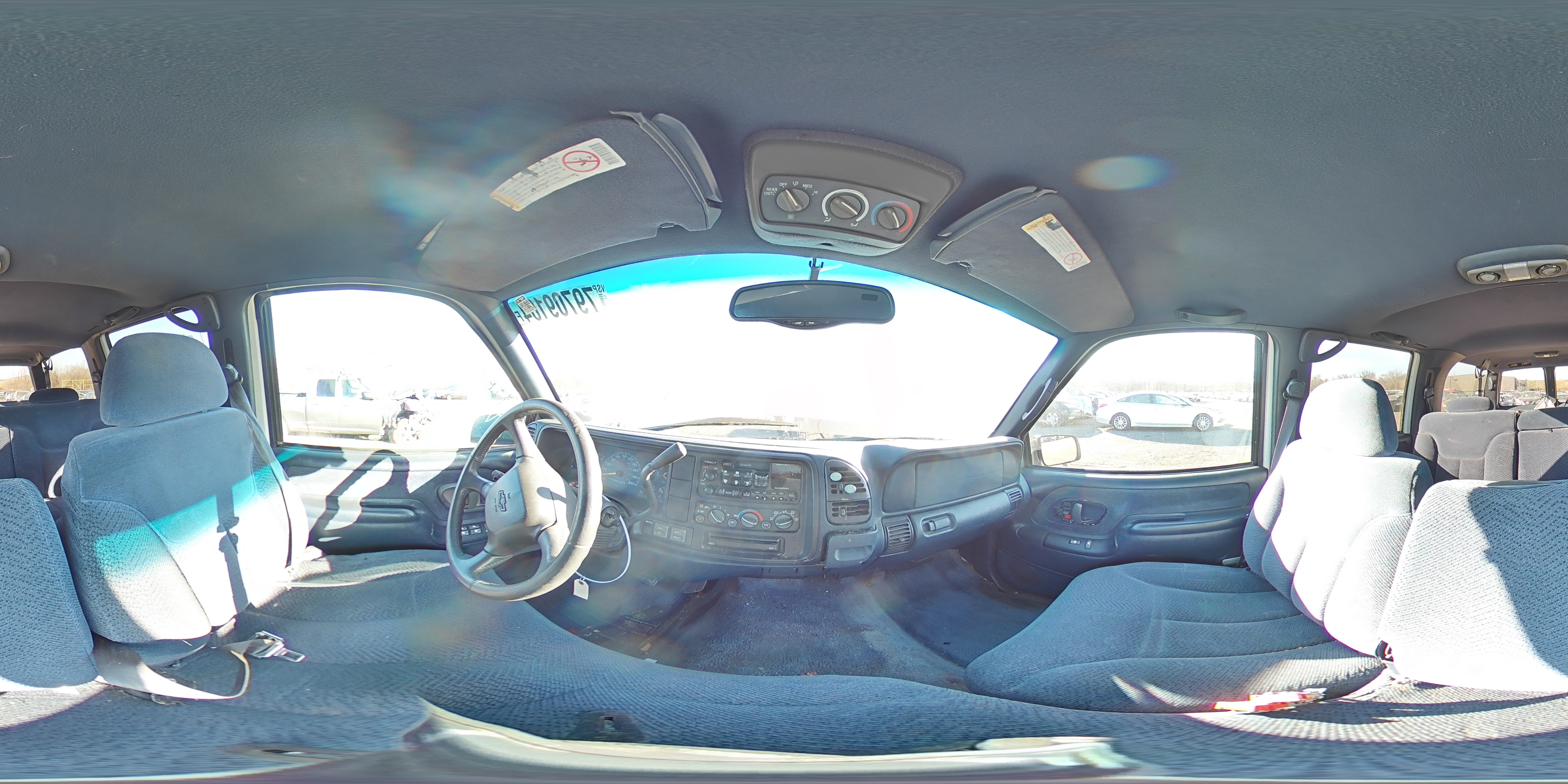 1999 Chevrolet Suburban - Image 13