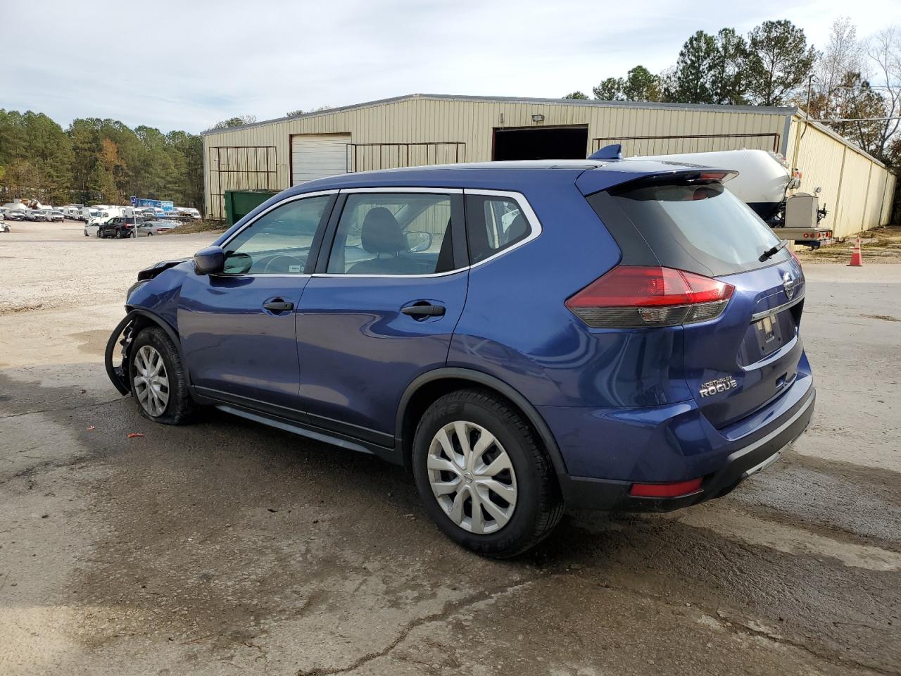 2019 Nissan Rogue - Image 2