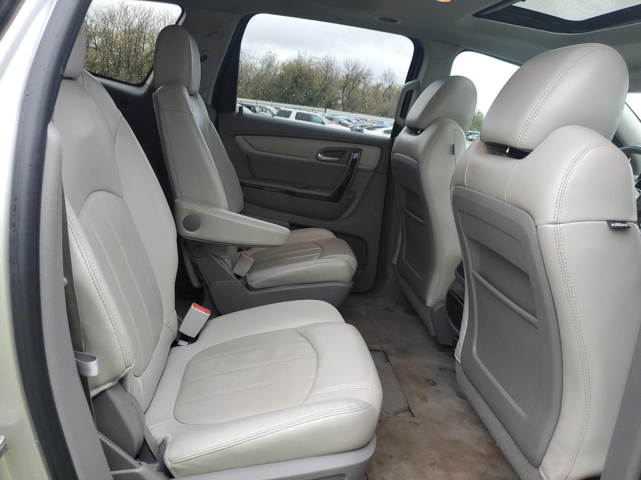 2016 Chevrolet Traverse - Image 11
