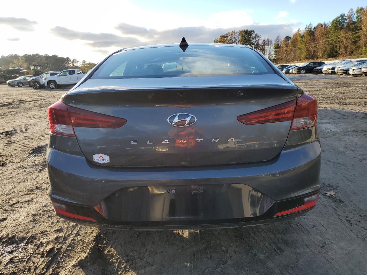 2020 Hyundai Elantra - Image 6