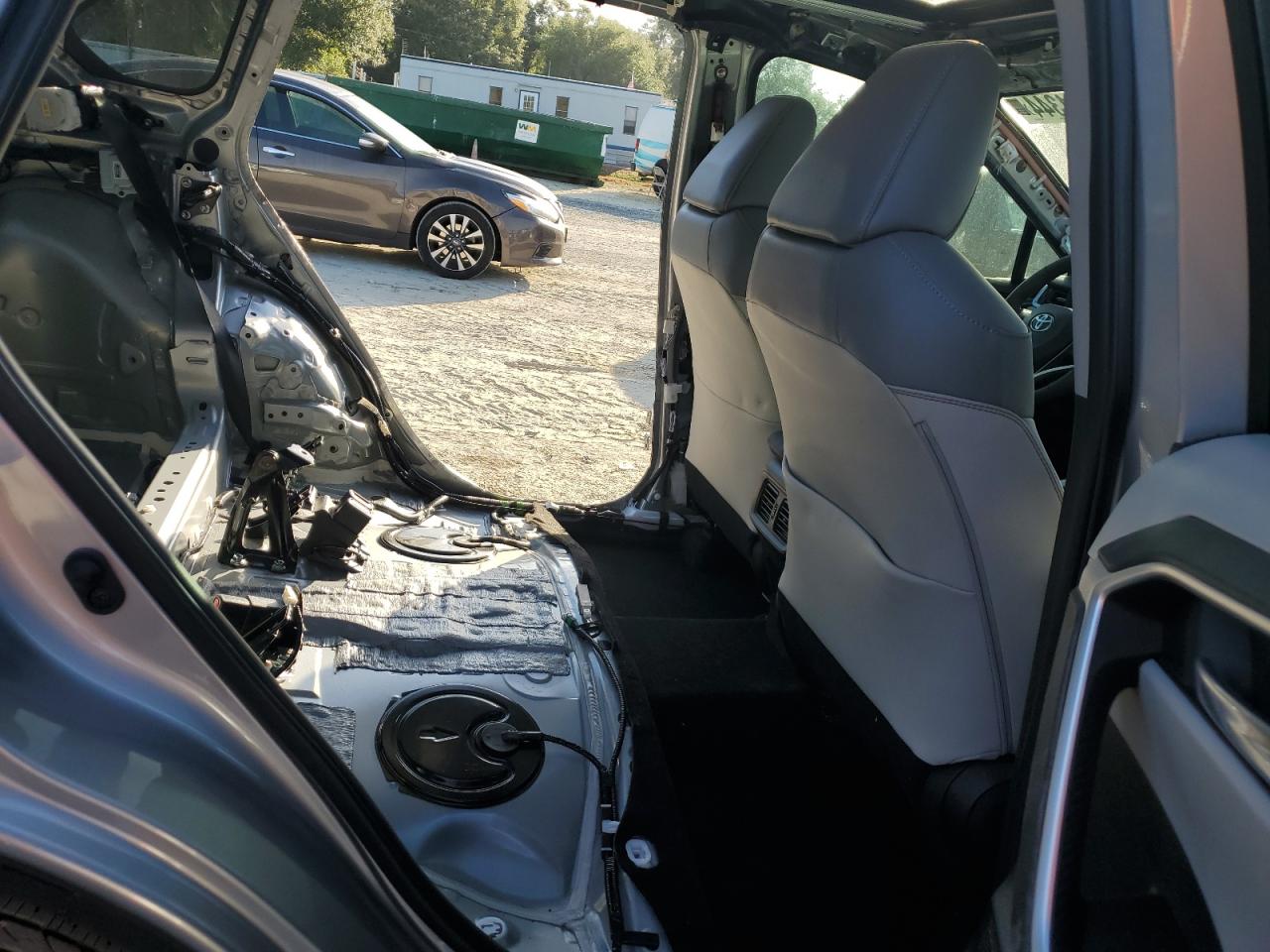 2023 Toyota RAV 4 - Image 10