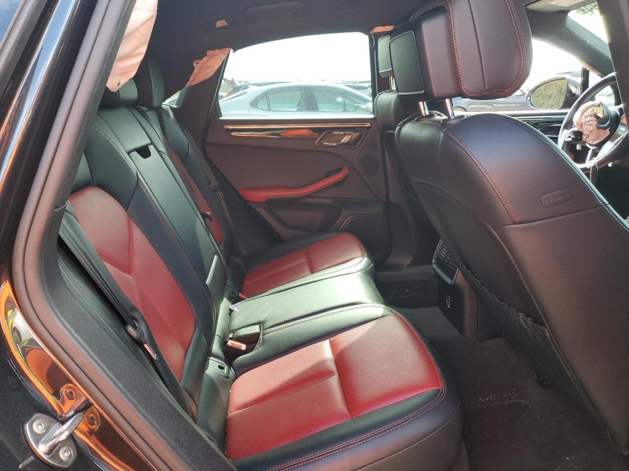 2020 Porsche Macan - Image 10