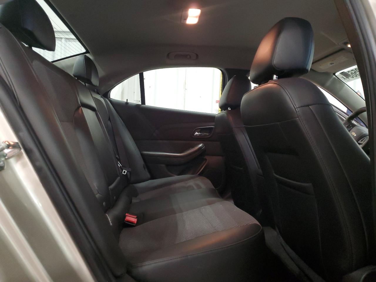 2015 Chevrolet Malibu - Image 10