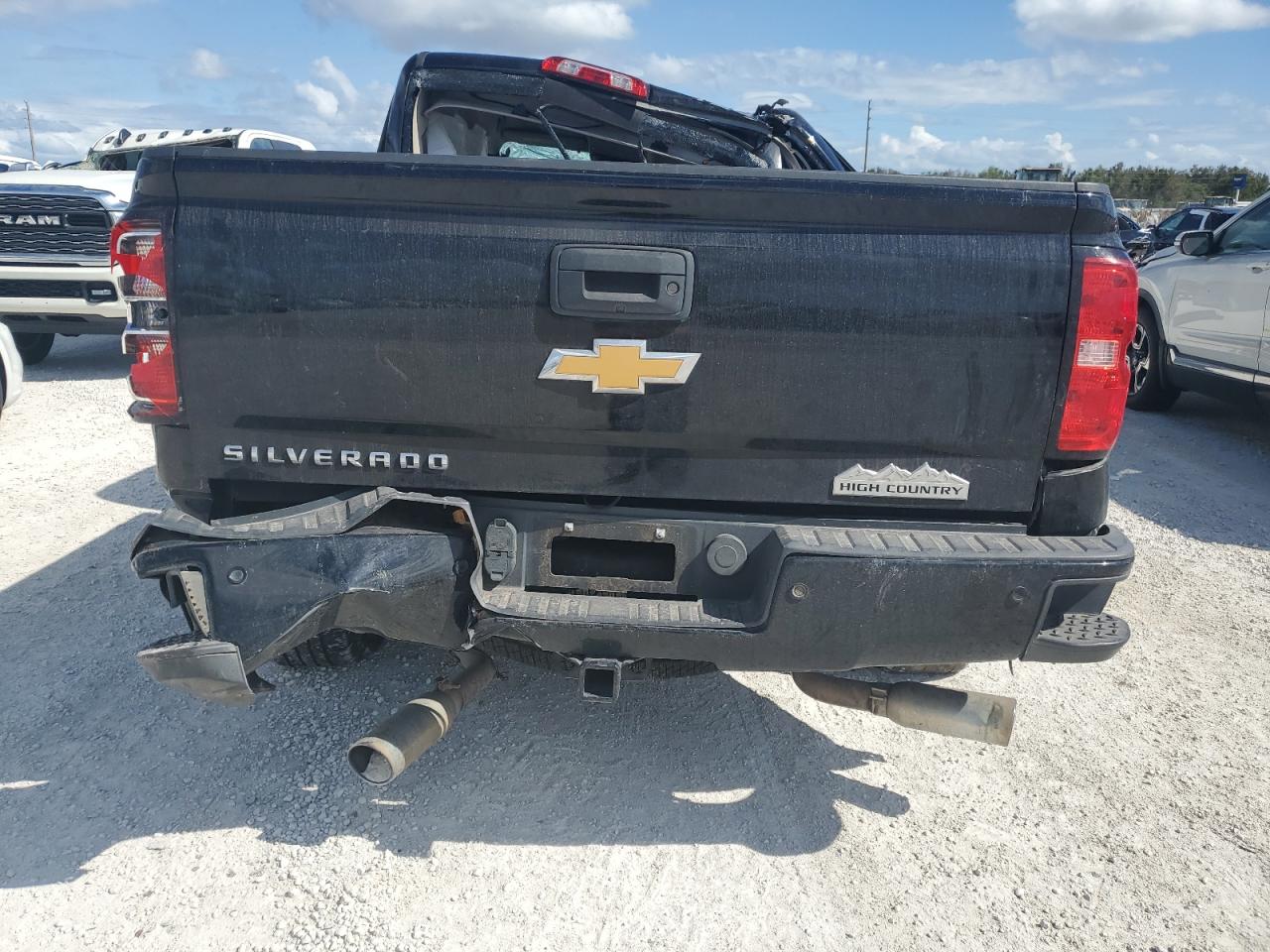 2015 Chevrolet Silverado - Image 6