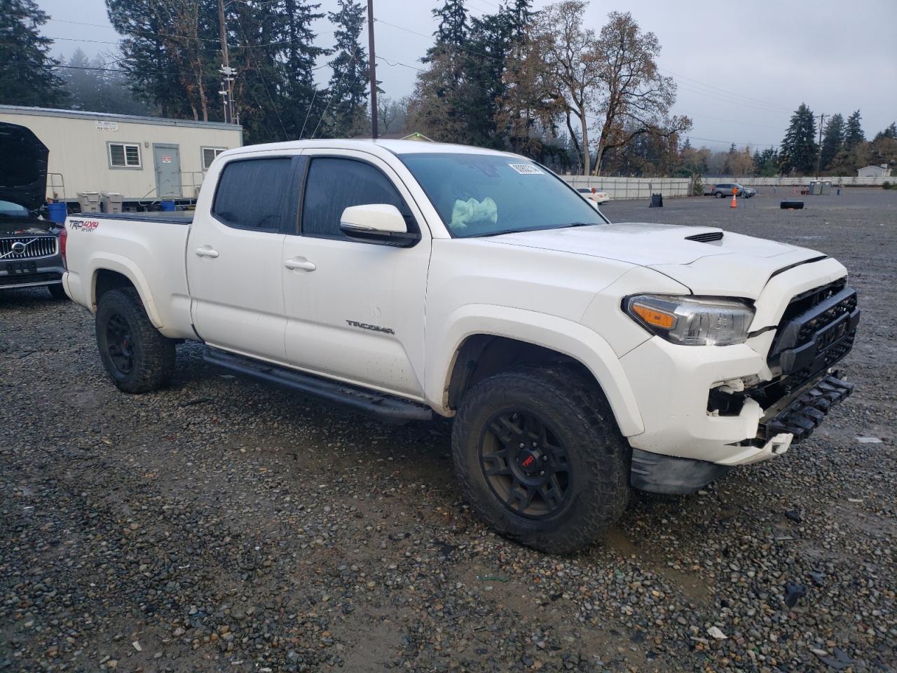 VIN 3TMDZ5BN1JM037165 2018 TOYOTA TACOMA no.4