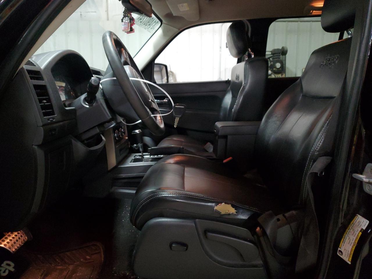 2012 Jeep Liberty (North America) - Image 7