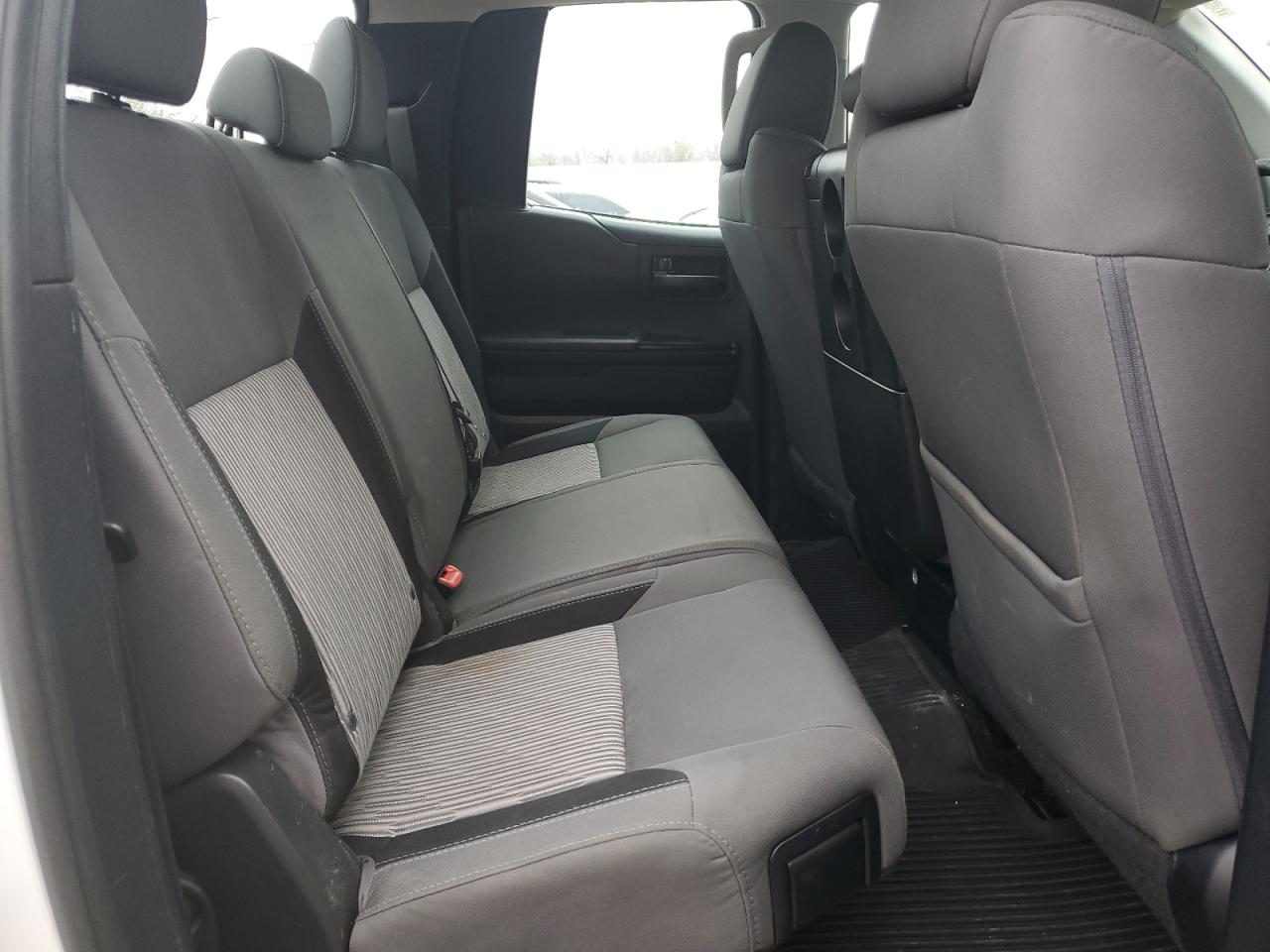 2014 Toyota Tundra - Image 10