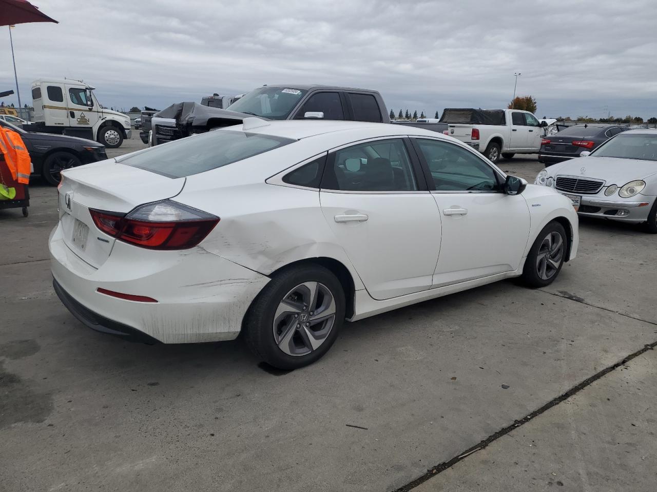 VIN 19XZE4F18KE013489 2019 HONDA INSIGHT no.3